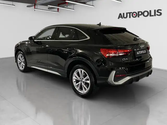 Audi Q3 view 13