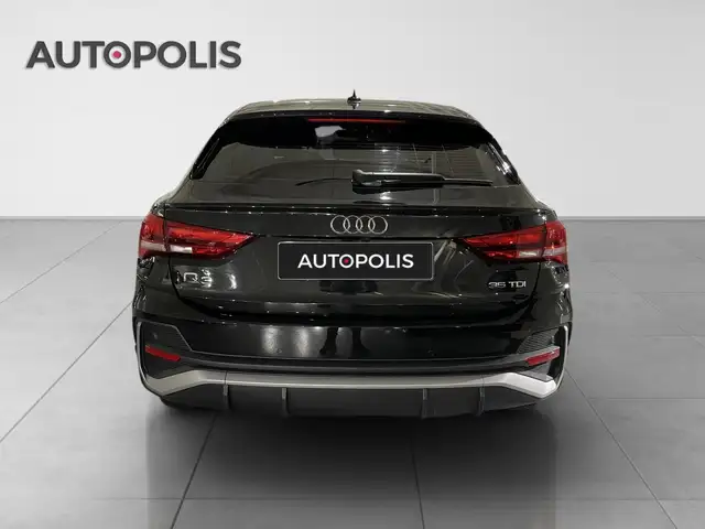 Audi Q3 view 15