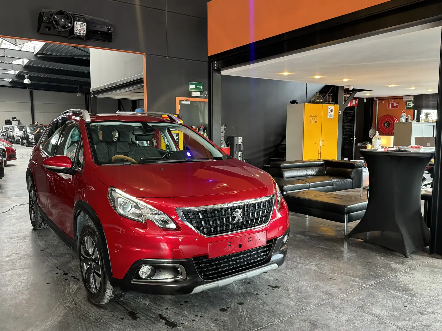 Peugeot 2008 1.2 AUTOMATIQUE - A/C - NAVI - MEDIA/TEL - LIM/REG Rot - 1