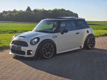 Cooper S John Cooper Works