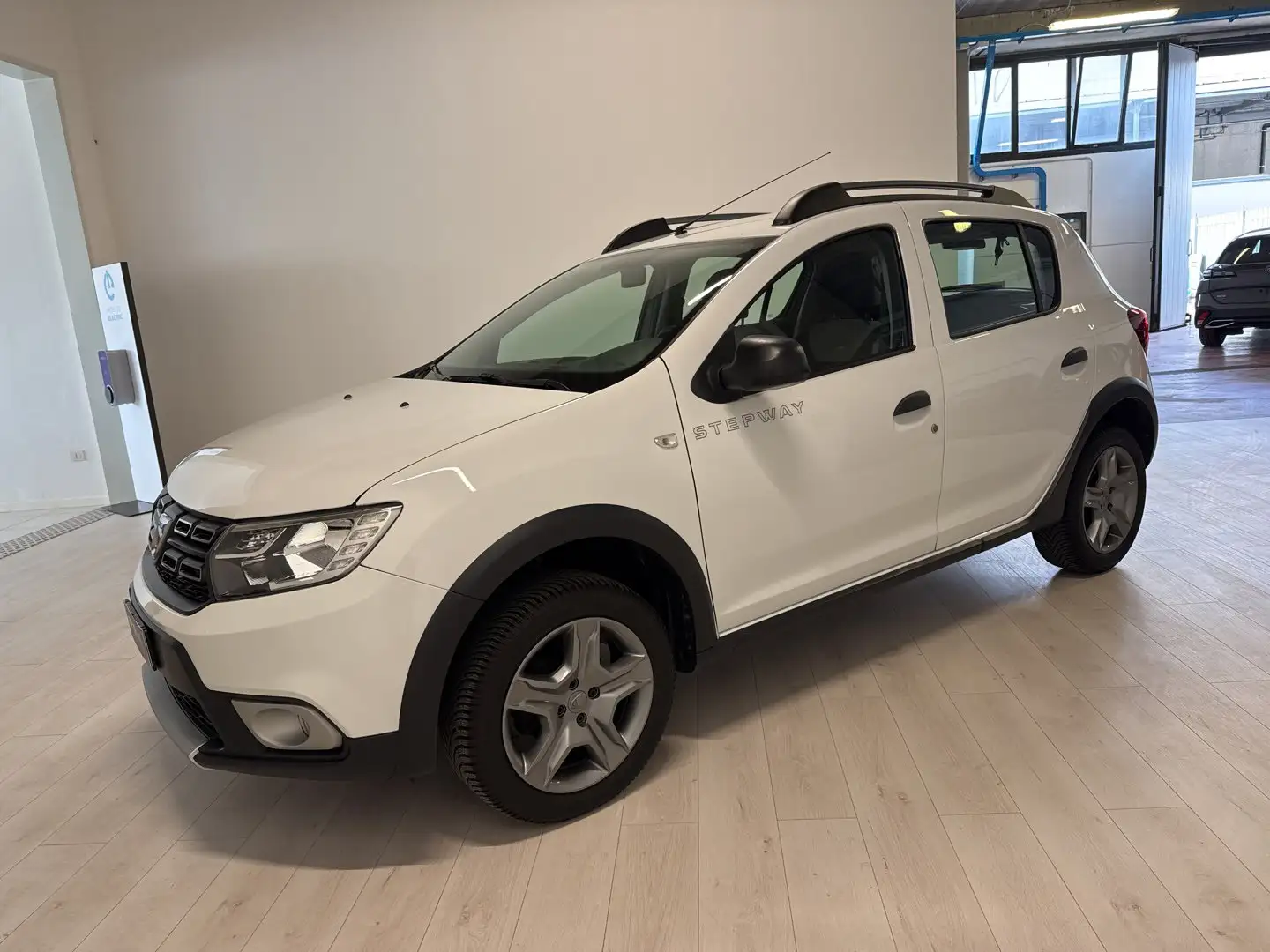 Dacia Sandero II 2017 Stepway Stepway 0.9 tce Comfort s&s 90cv Bianco - 1