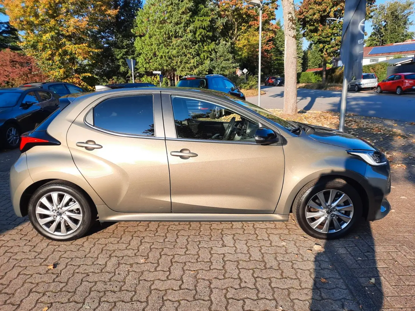 Mazda 2 Hybrid VVT-i 116 PS CVT Select Garantie 03/29 Gris - 2