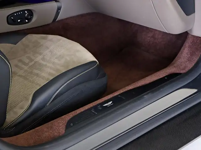 Aston Martin Vantage view 13