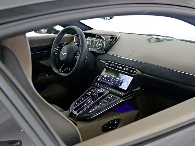 Aston Martin Vantage view 15