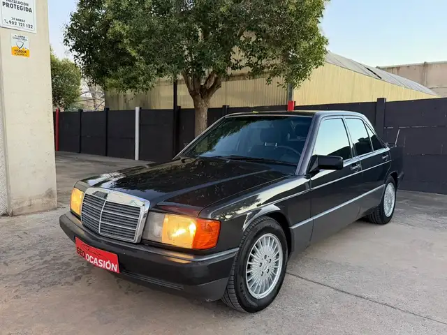 Mercedes-Benz 190 190E 2.3
