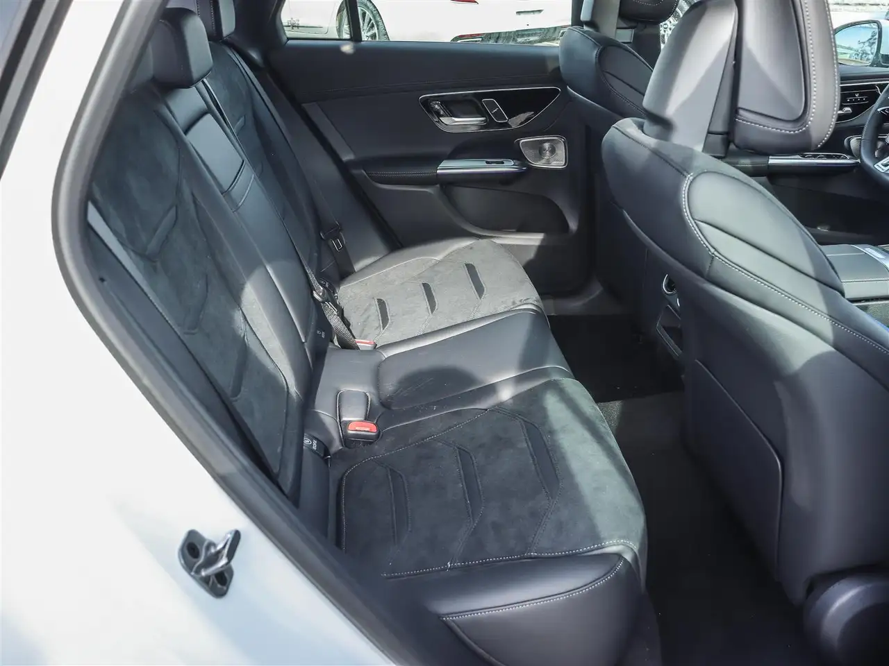 Mercedes-Benz GLC снимка Mercedes-Benz GLC