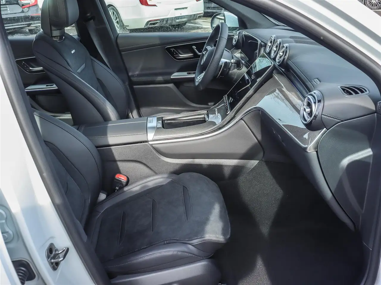 Mercedes-Benz GLC снимка Mercedes-Benz GLC
