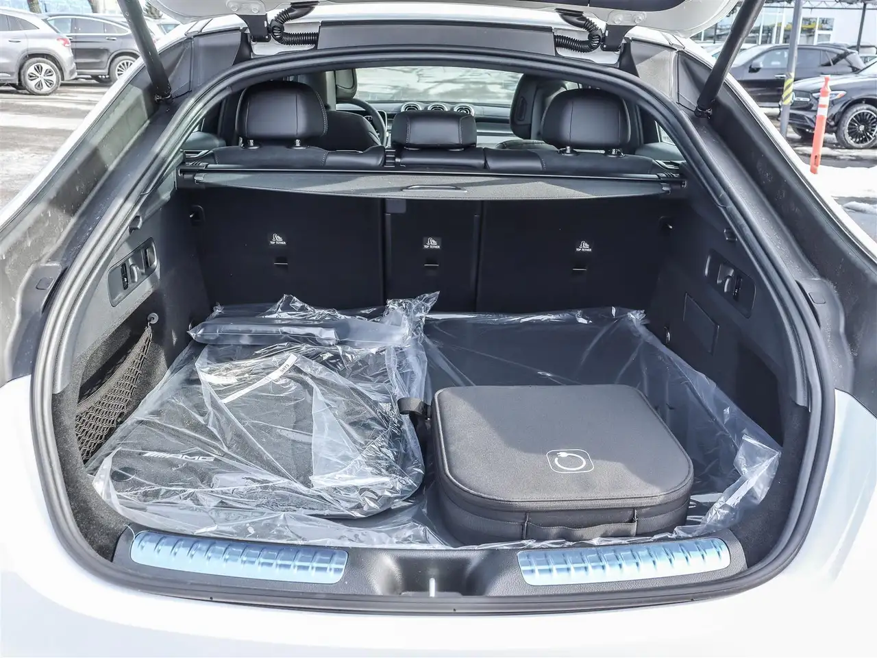 Mercedes-Benz GLC снимка Mercedes-Benz GLC