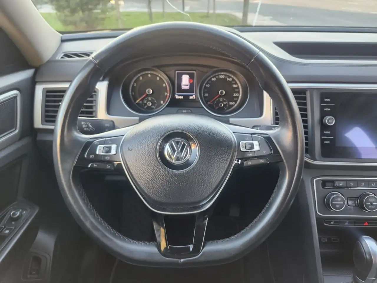 Volkswagen Atlas снимка Volkswagen Atlas