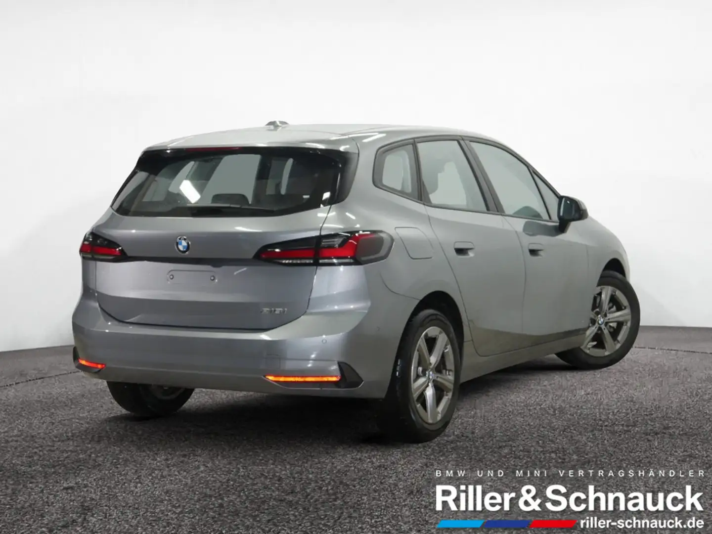 BMW 218 i Active Tourer AHK+HUD+360°KAM+SHZG Grau - 2