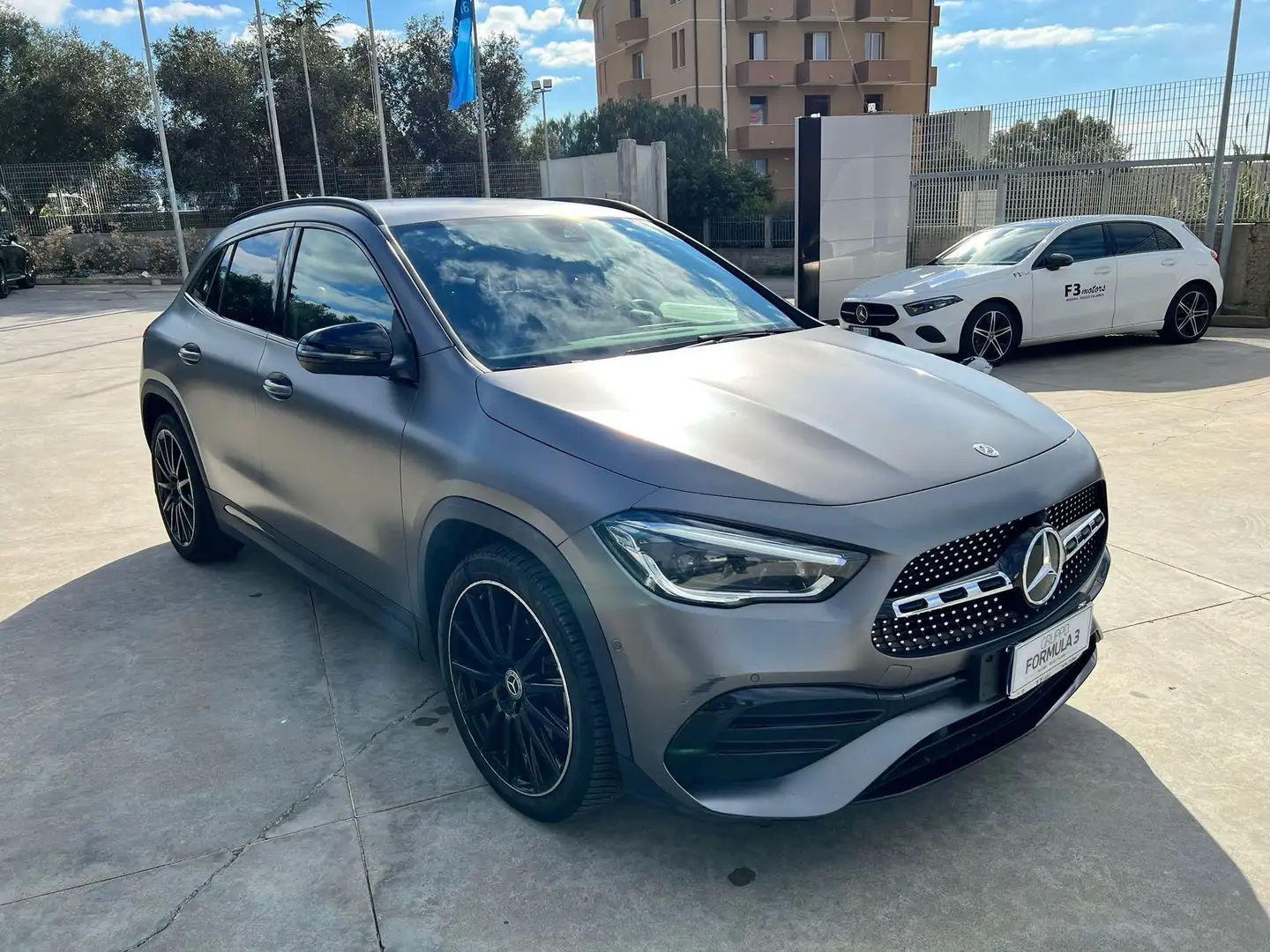 Mercedes-Benz GLA 200 GLA 200 d Automatic Premium Gris - 2