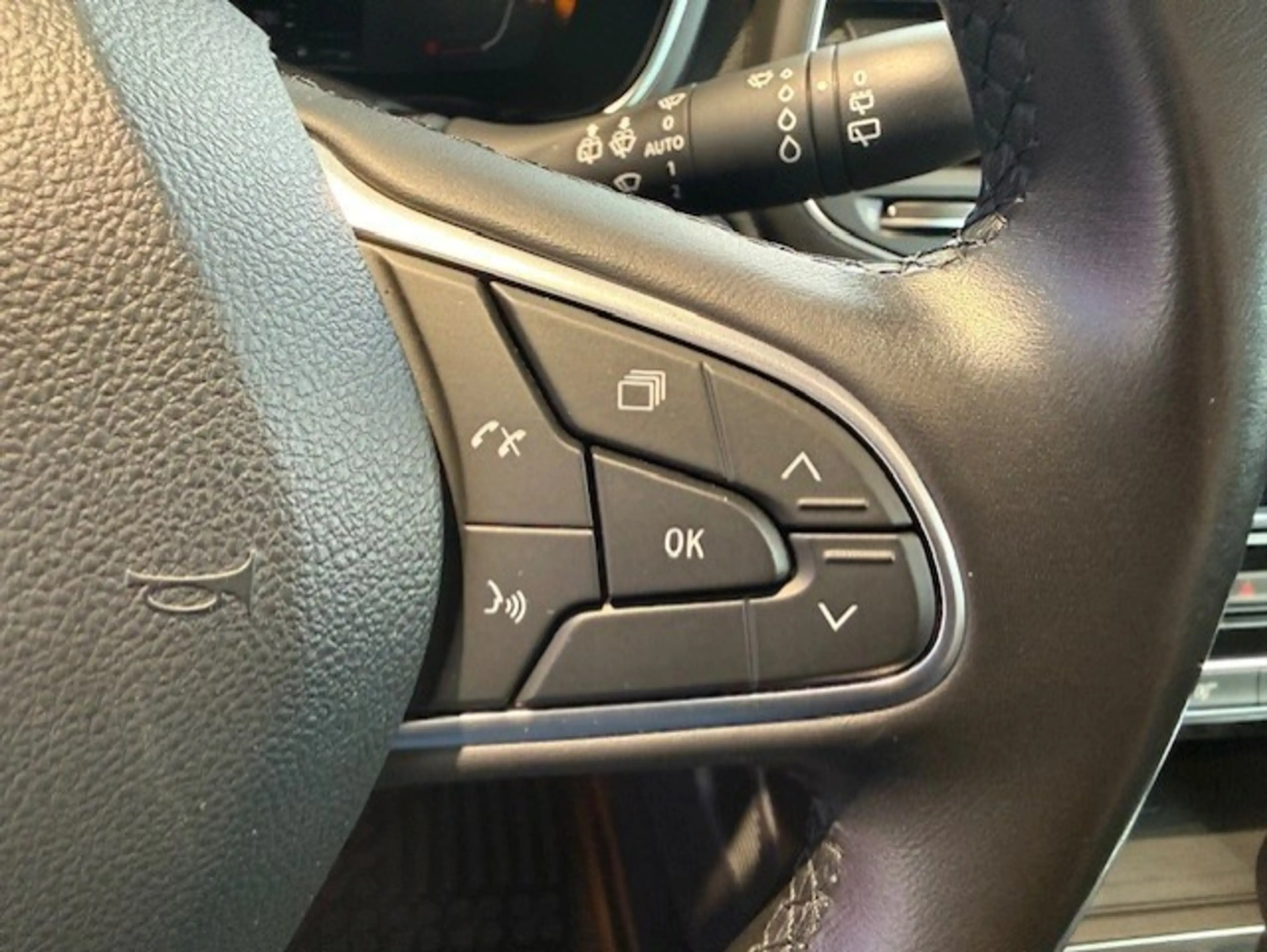 Renault Talisman Grandtour ZEN TCe 160 EDC GPF — photo 15