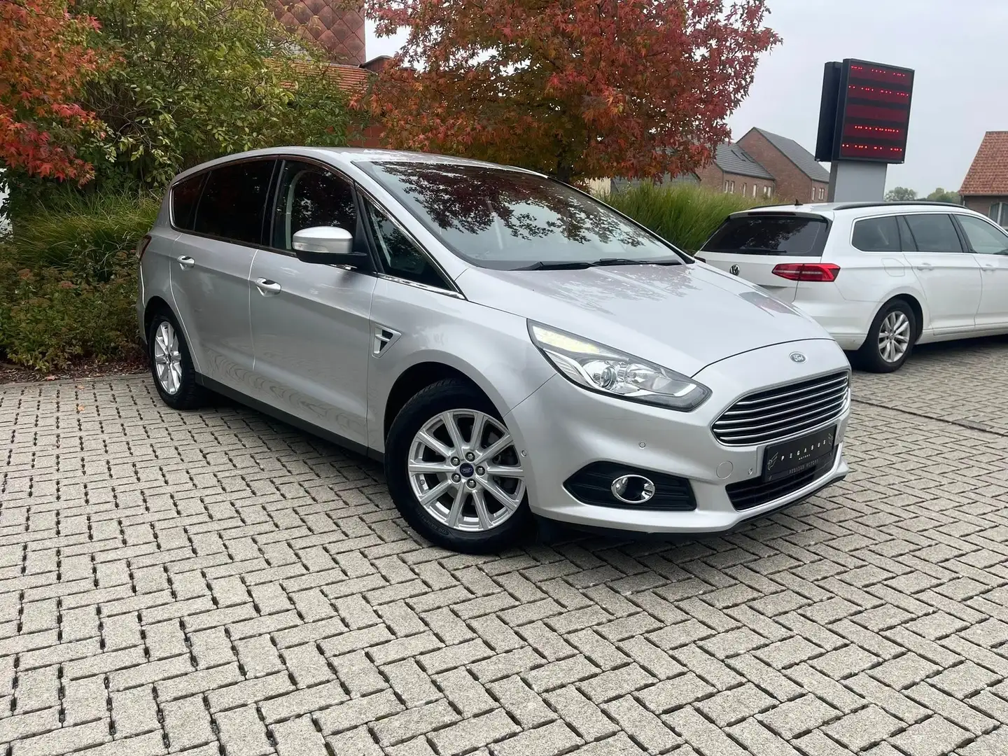 Ford S-Max 2.0 - 2016/138.000km/Euro 6b- 150PK Zilver - 2