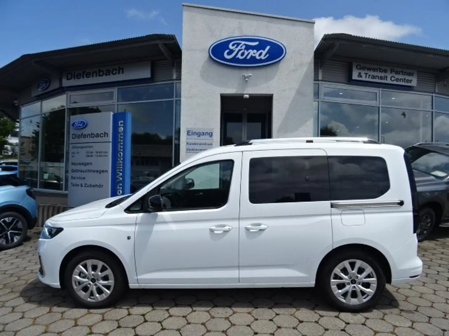 Ford Tourneo Connect 2.0 Ecoblue Titanium Autom. +Kamera+Navi+Acc Blanc - 2