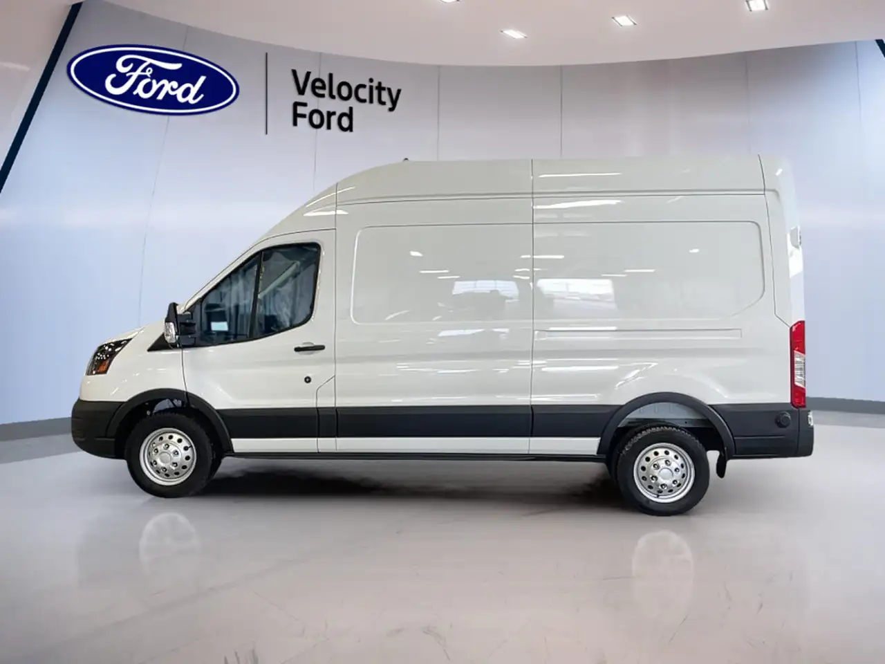 Ford Transit Cargo Van снимка Ford Transit Cargo Van