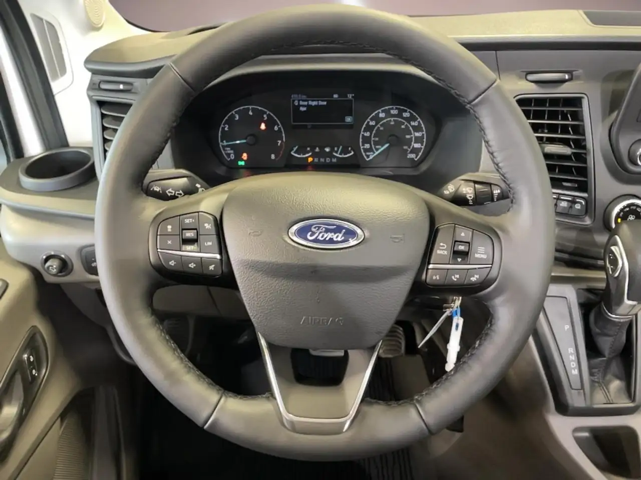 Ford Transit Cargo Van снимка Ford Transit Cargo Van