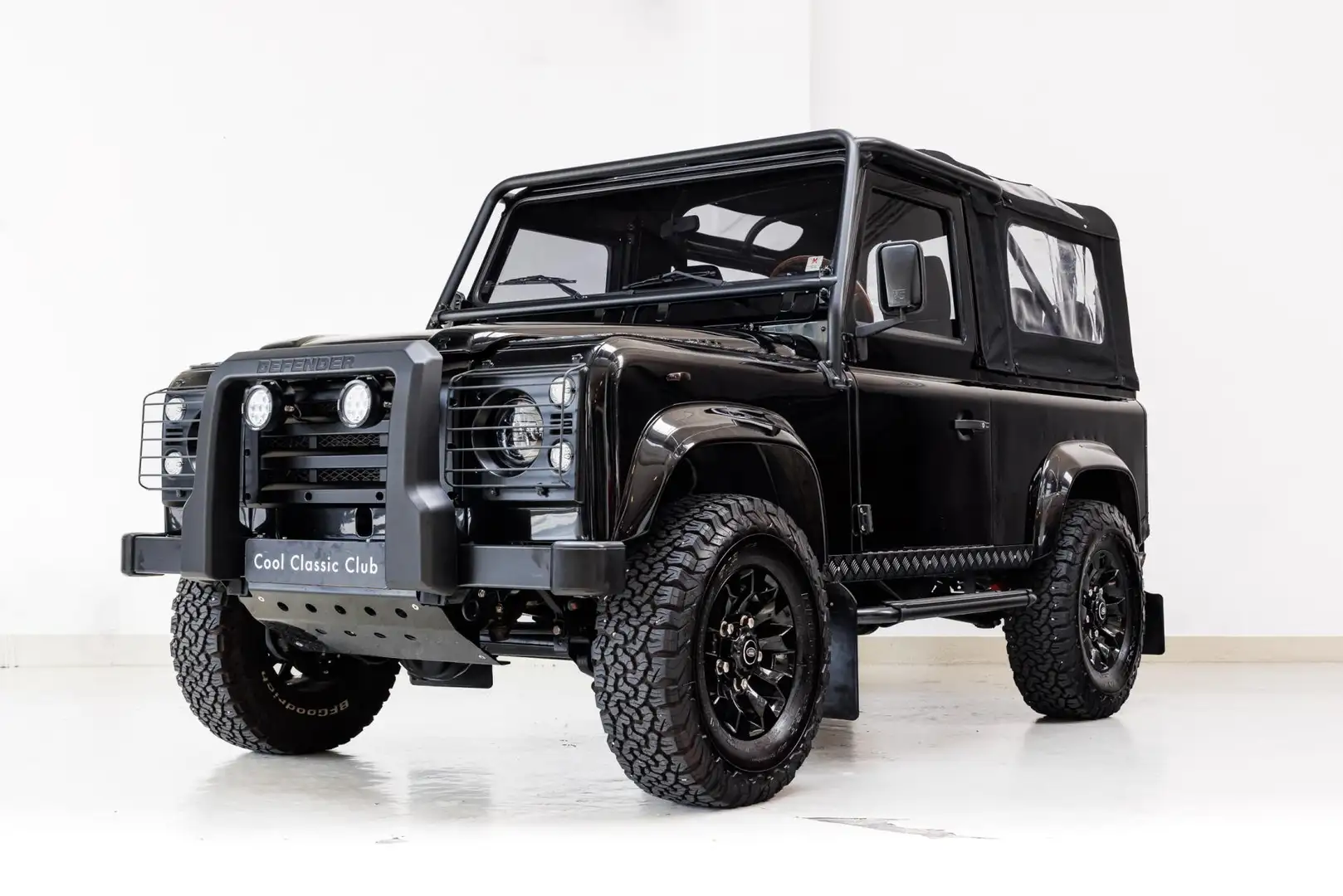 Land Rover Defender Tophat V8 - Fully custom - Computer controlled pet Negro - 1
