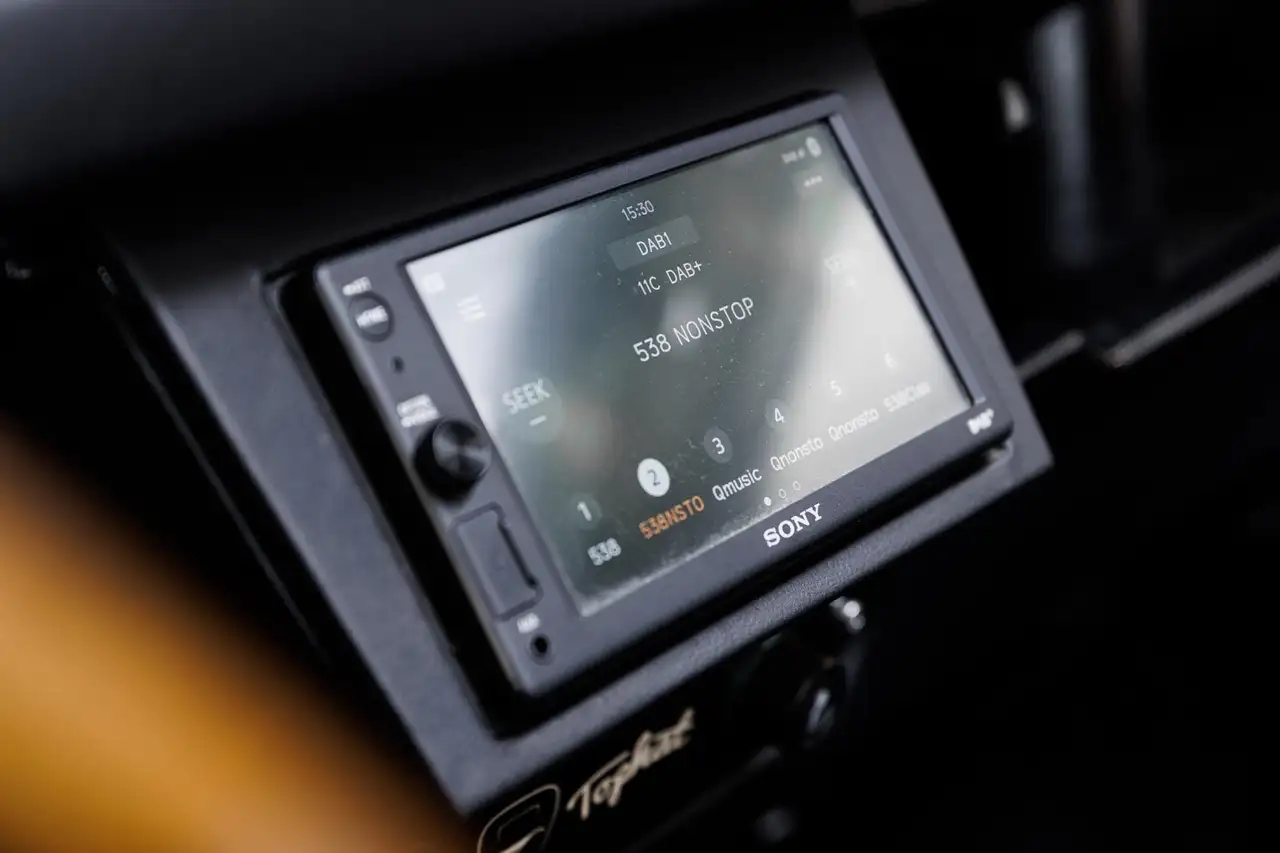 Land Rover Defender Tophat V8 - Fully custom - Computer controlled pet, foto 12