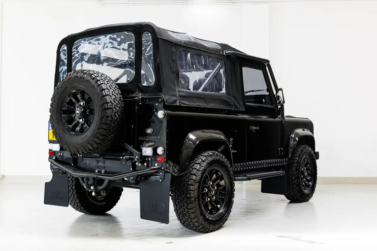 Land Rover Defender Tophat V8 - Fully custom - Computer controlled pet, foto 4