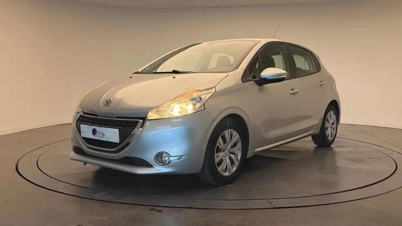 Peugeot 208 1.6 HDI Active / Distribution OK