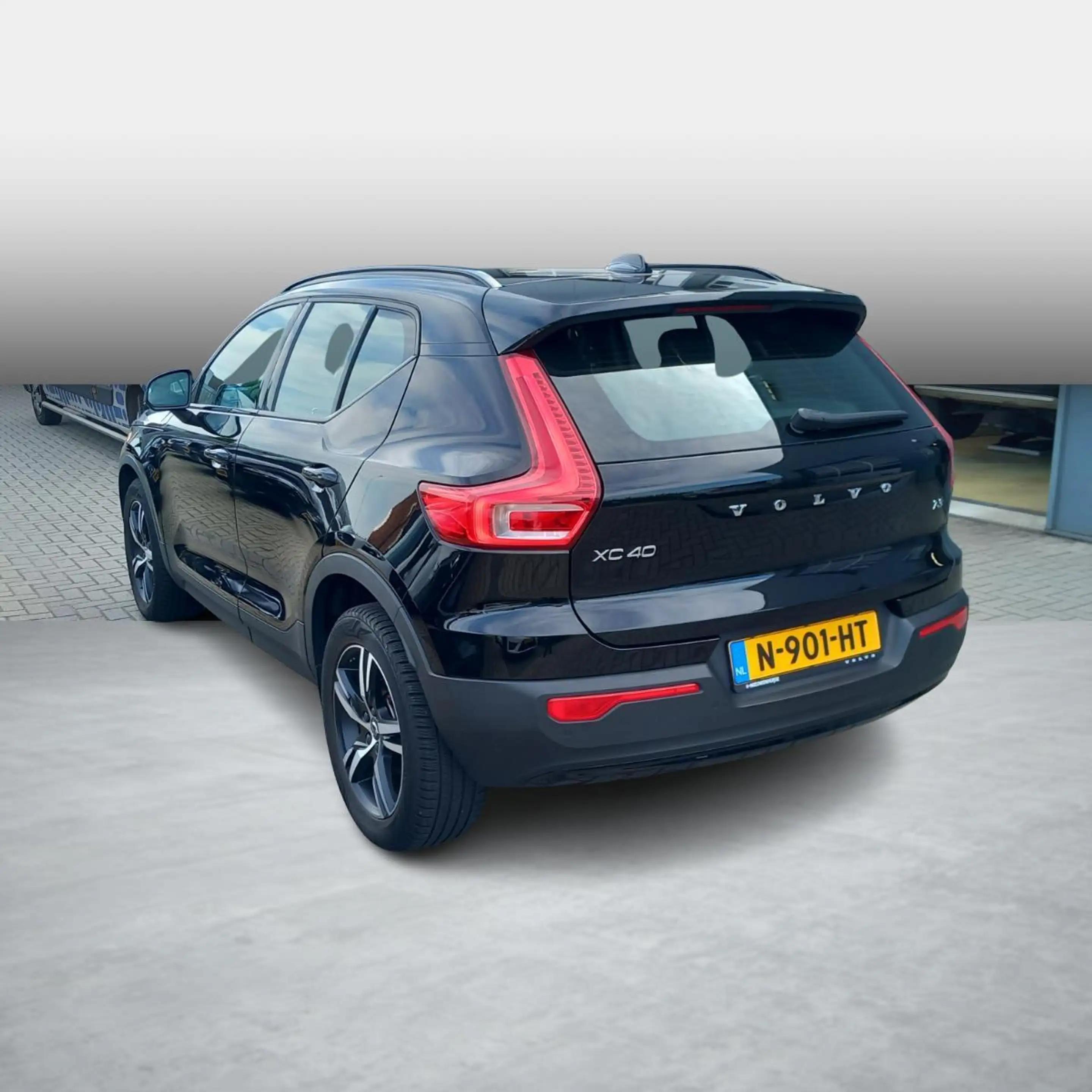 Volvo XC40 1.5 T3 R-Design | Achteruitrijcamera | Parkeersens — photo 3
