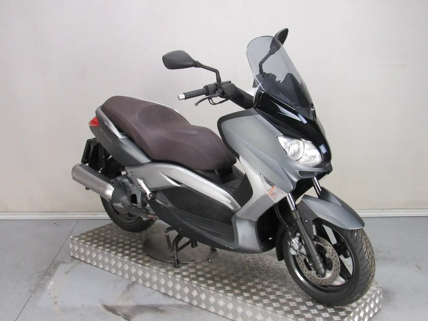 Yamaha X-Max 125 Grigio - 2