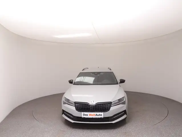 Skoda Superb view 3