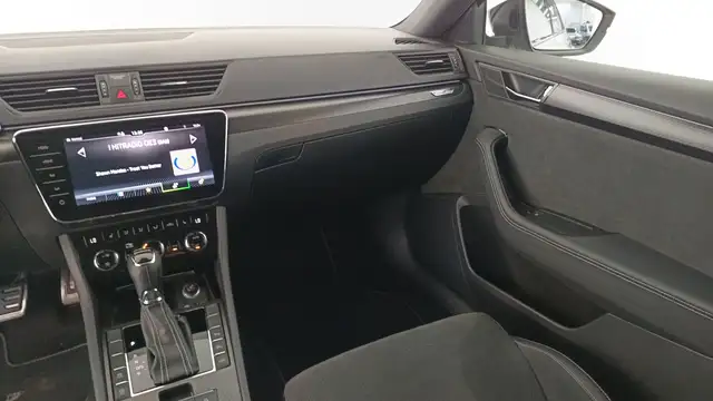 Skoda Superb view 13