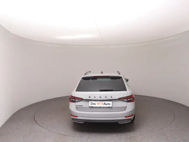 Skoda Superb view 6