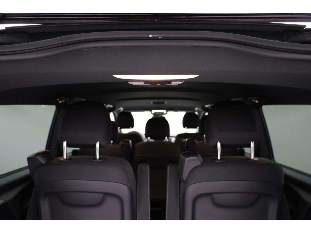 Mercedes-Benz V 220