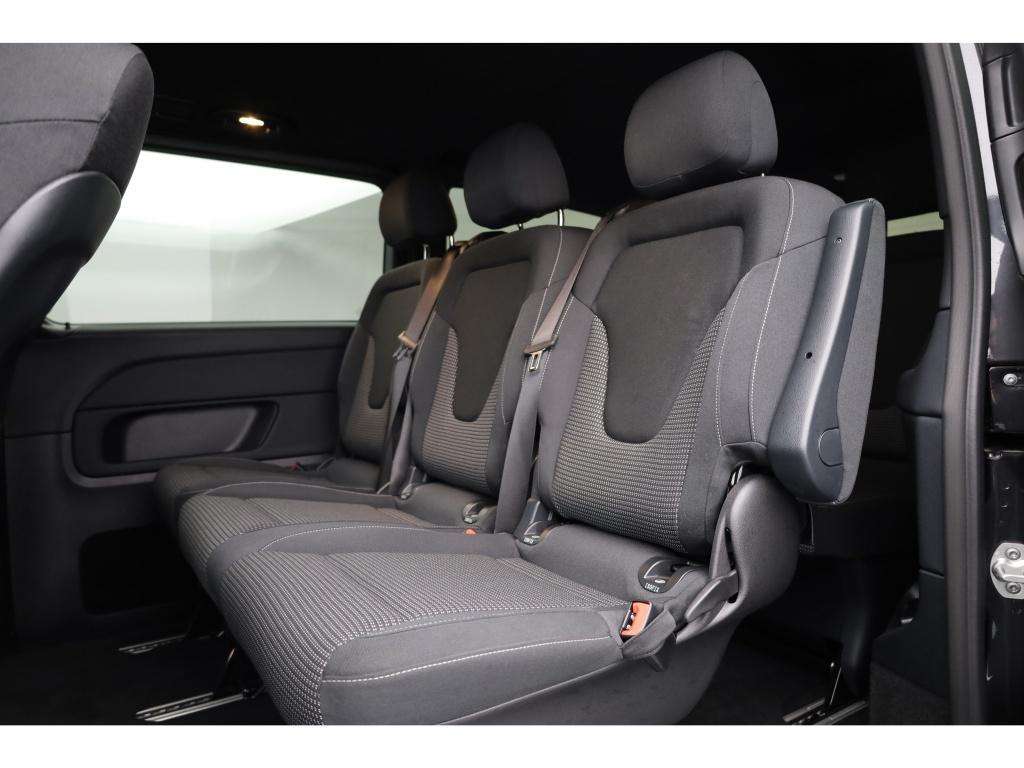 Mercedes-Benz V 220
