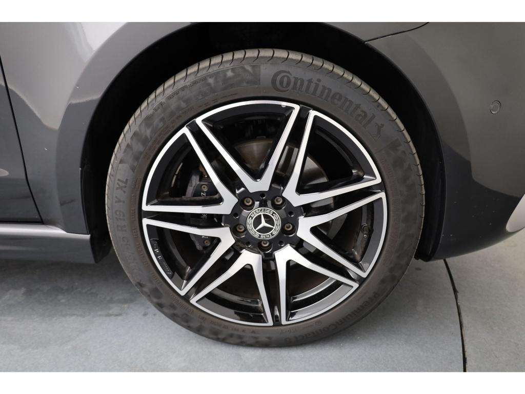 Mercedes-Benz V 220