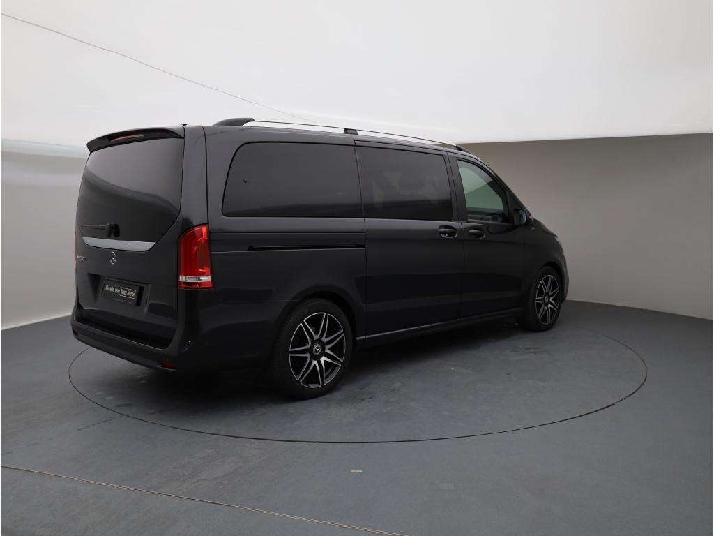 Mercedes-Benz V 220