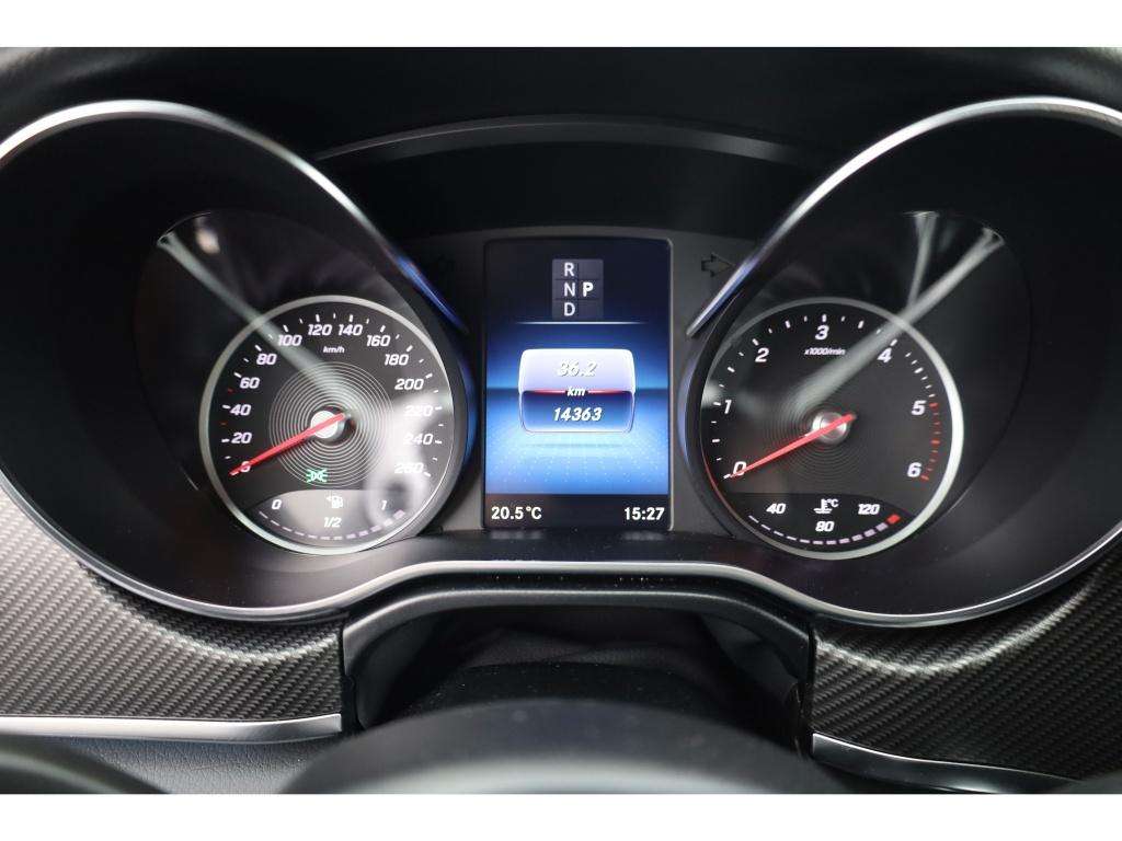 Mercedes-Benz V 220