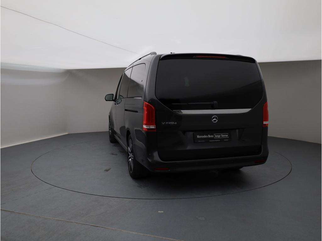 Mercedes-Benz V 220