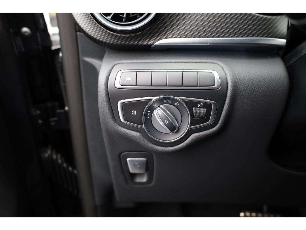 Mercedes-Benz V 220