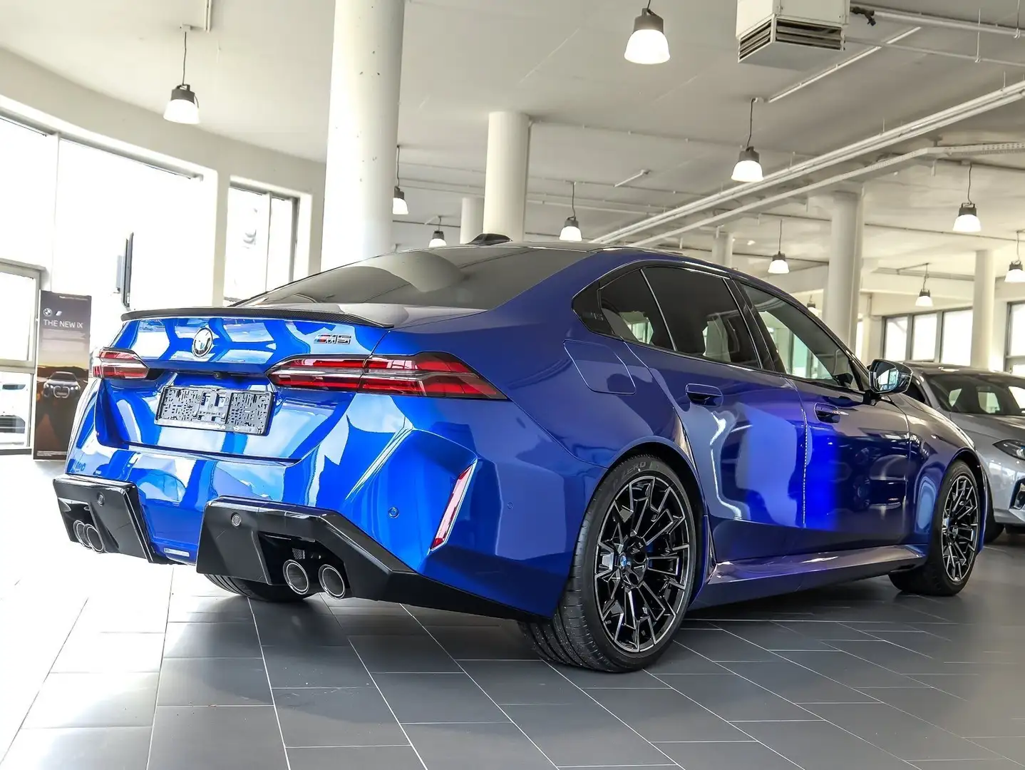 BMW M5 Limousine 0,5%Versteu. VMAX DAPro AHK Sitzlüft Azul - 2