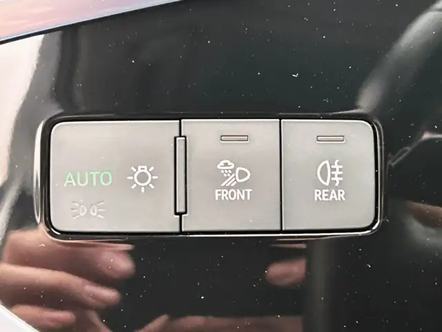 Audi Q3 view 14