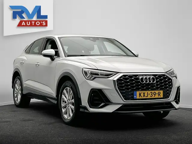 Audi Q3 view 4