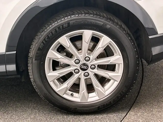 Audi Q3 view 17
