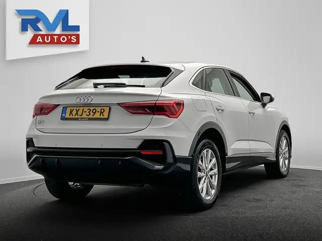 Audi Q3 view 5