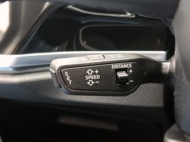 Audi Q3 view 29