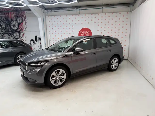 Skoda Enyaq Enyaq 50 Mirrorlink Achteruitrijcamera Adaptieve cruise control Lane assist 19" velgen Chroom pakket Speed limiter