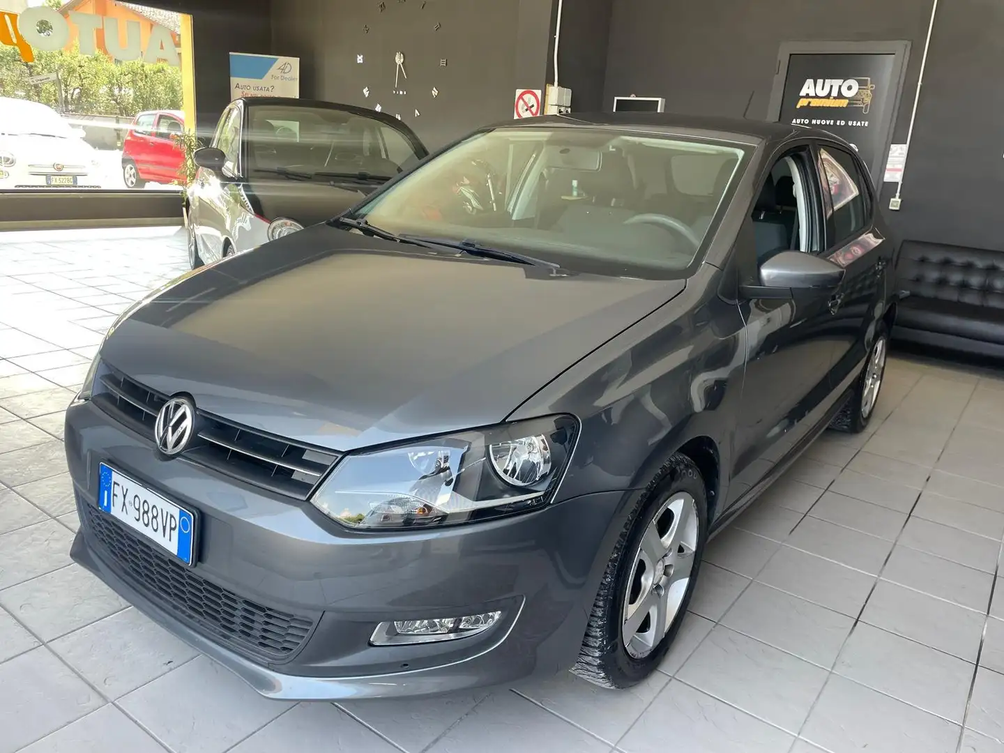 Volkswagen Polo Polo V 2009 3p 1.6 tdi bm Highline Gris - 1