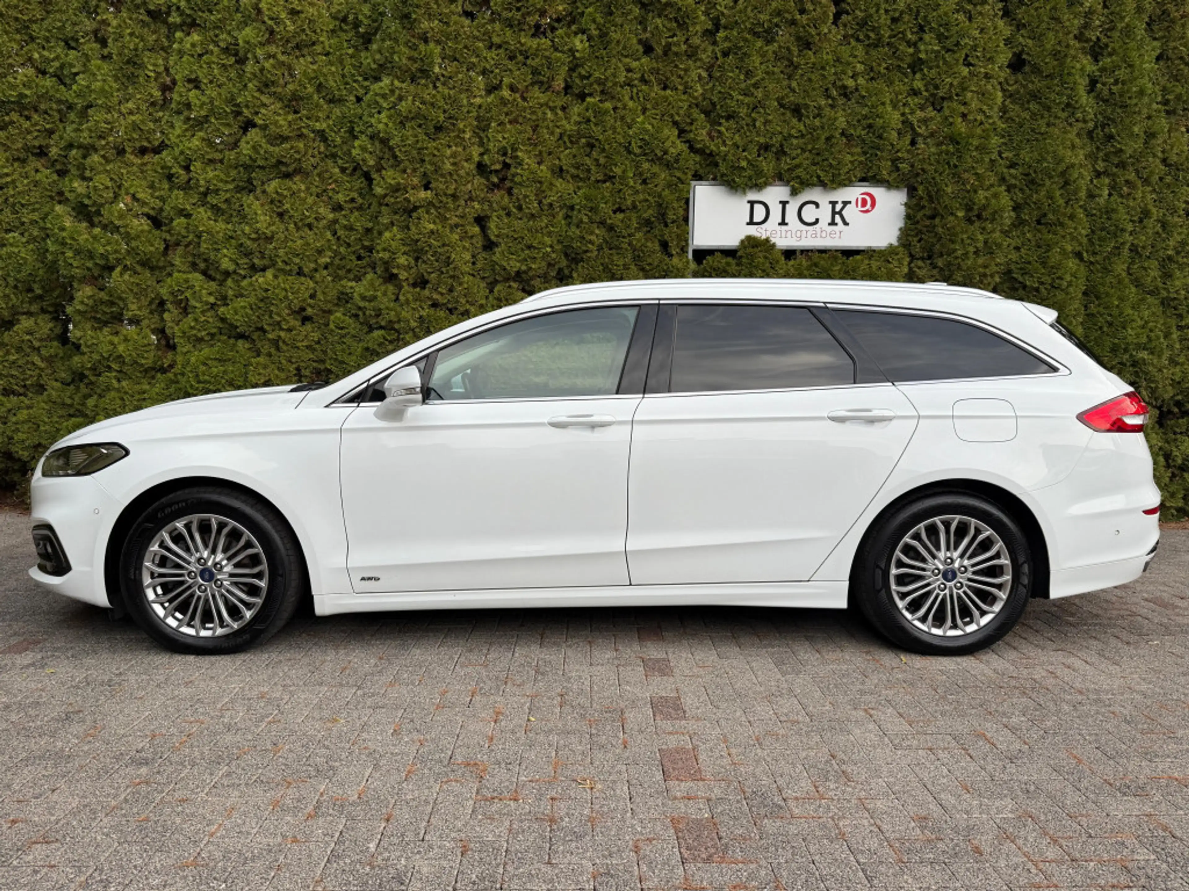 Ford Mondeo 2.0EB Aut. AWD Titan. LED+AHK+KAM+NAV+SHZ — photo 4