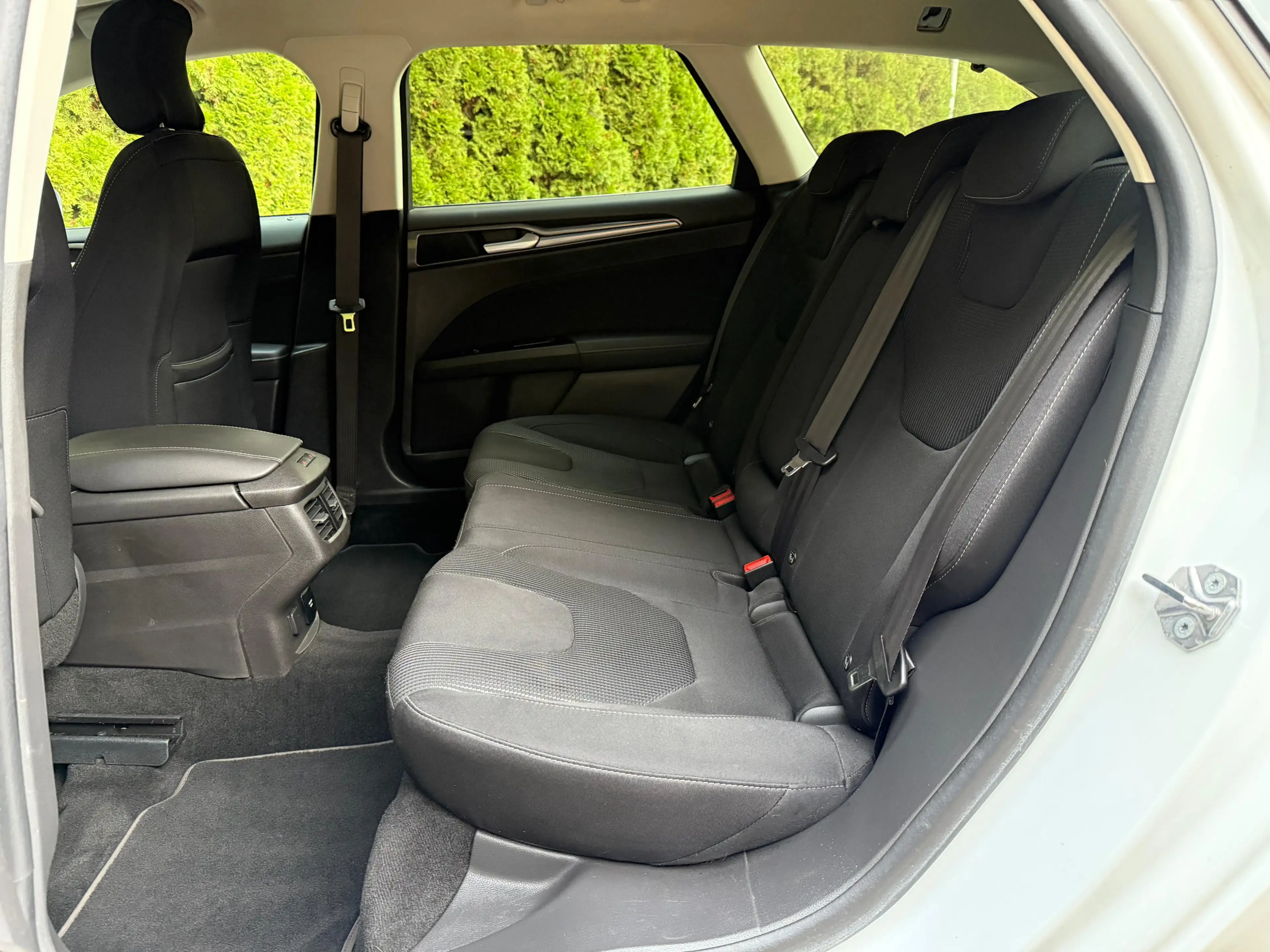 Ford Mondeo 2.0EB Aut. AWD Titan. LED+AHK+KAM+NAV+SHZ — photo 9