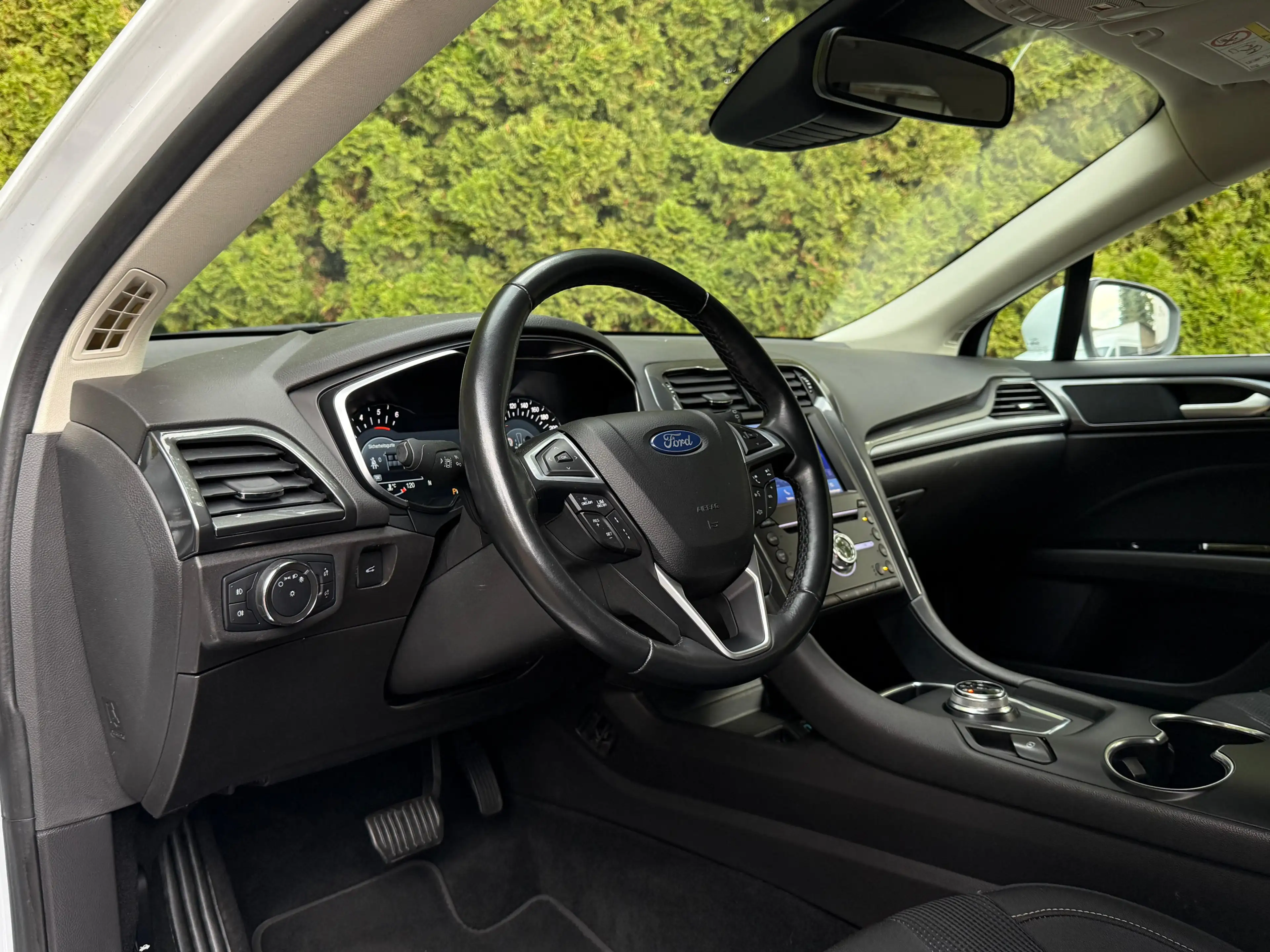 Ford Mondeo 2.0EB Aut. AWD Titan. LED+AHK+KAM+NAV+SHZ — photo 12