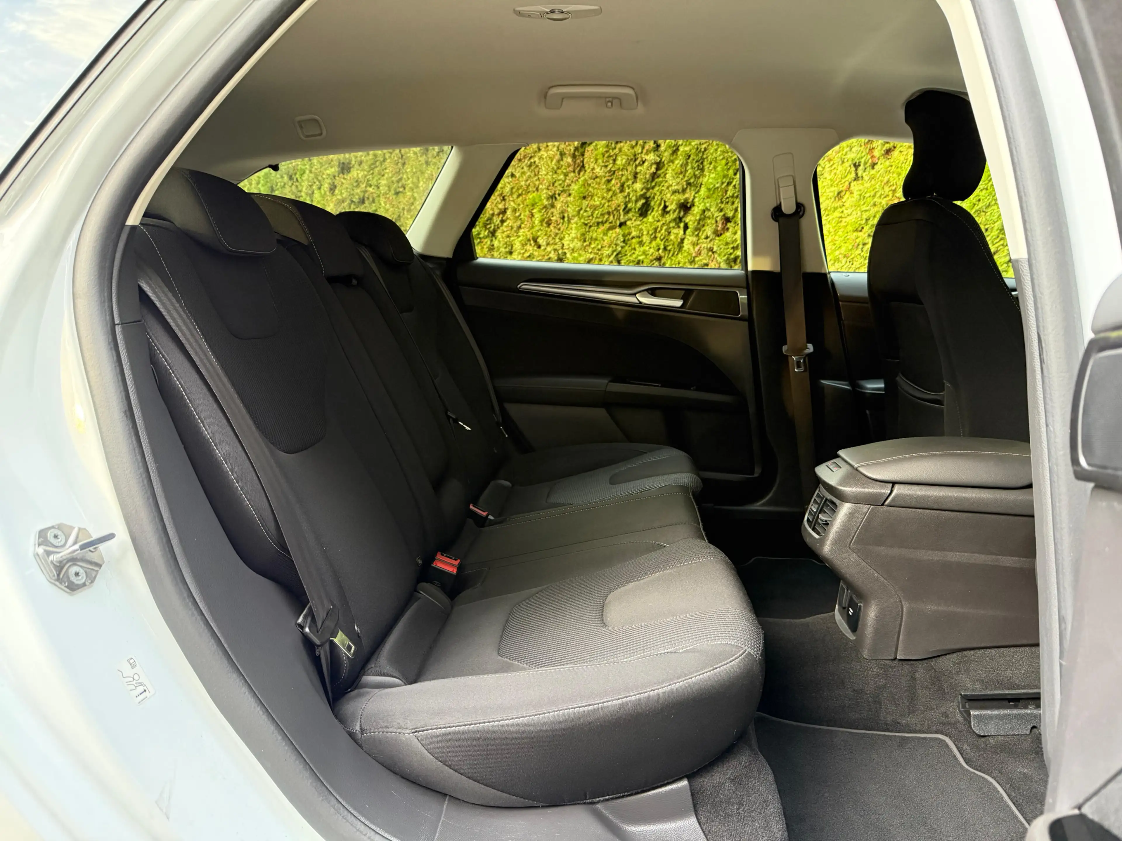 Ford Mondeo 2.0EB Aut. AWD Titan. LED+AHK+KAM+NAV+SHZ — photo 10