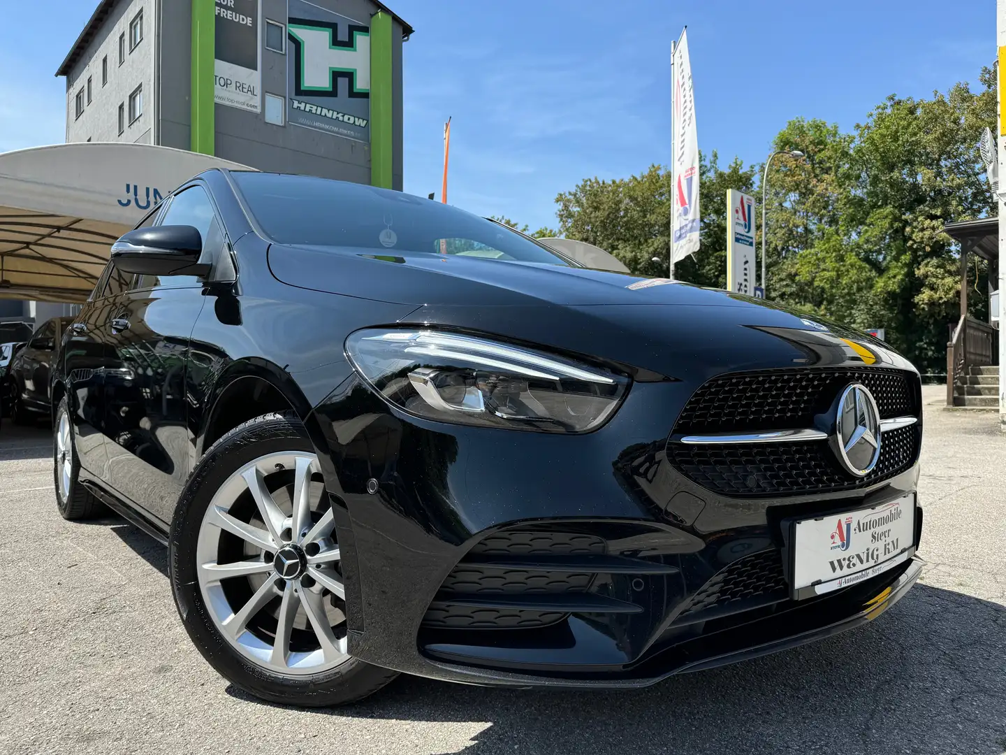 Mercedes-Benz B 250 e PHEV Aut+AMG Line+Navi+Alcatara+LED+Einparkhilfe Zwart - 1