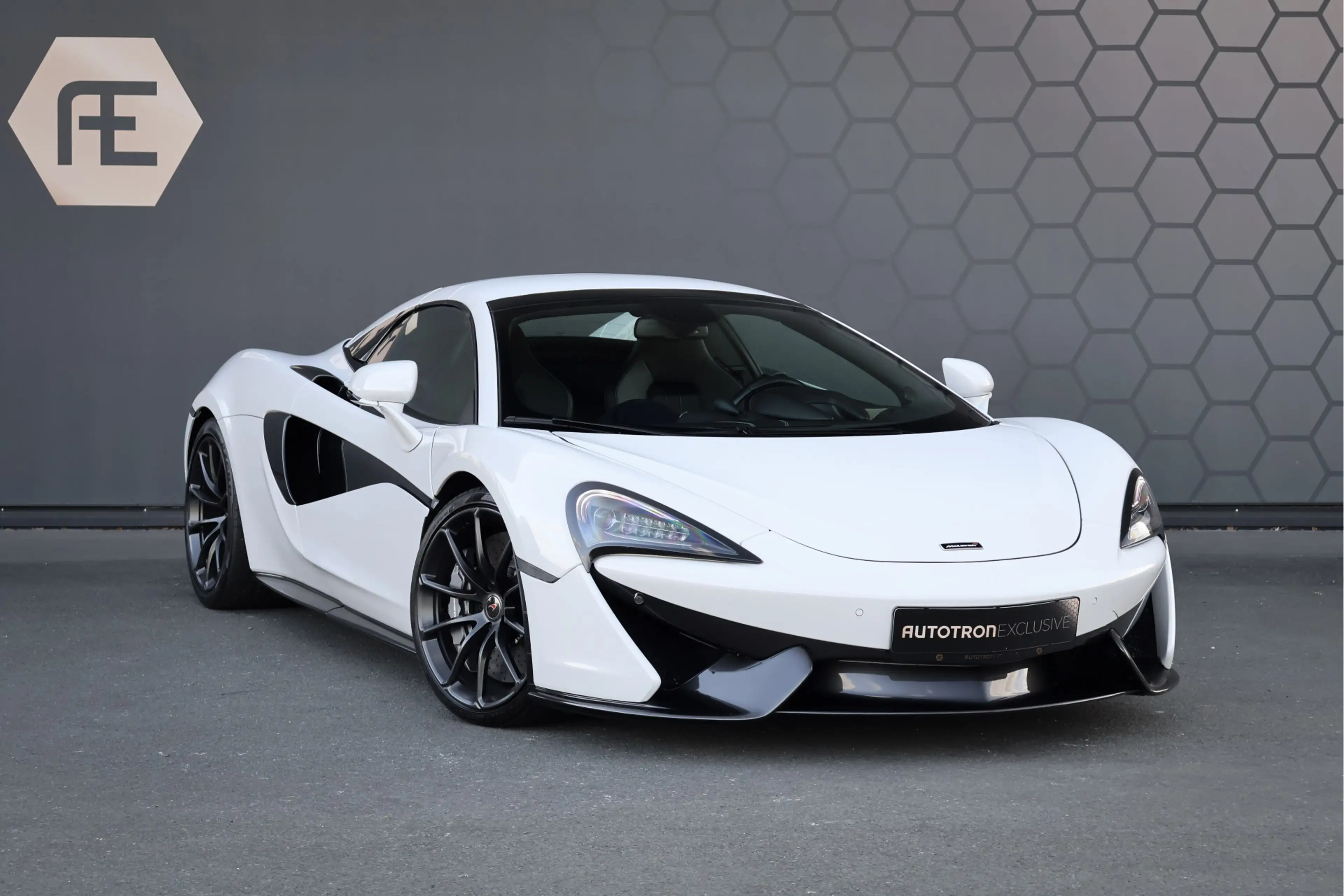 McLaren 570S Spider | CARBON INTERIEUR | BOWERS & WILKENS | CRU — photo 10
